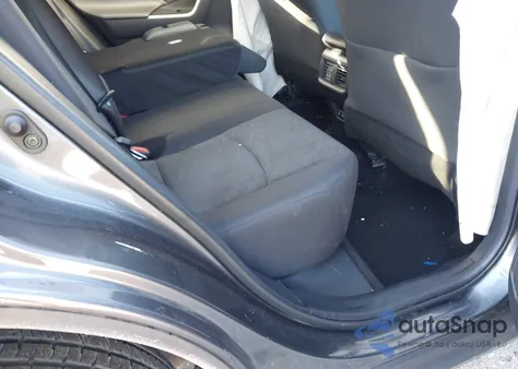 2020 Toyota Rav4 Xle z USA, uszkodzony, nr VIN 2T3W1RFVXLC042353